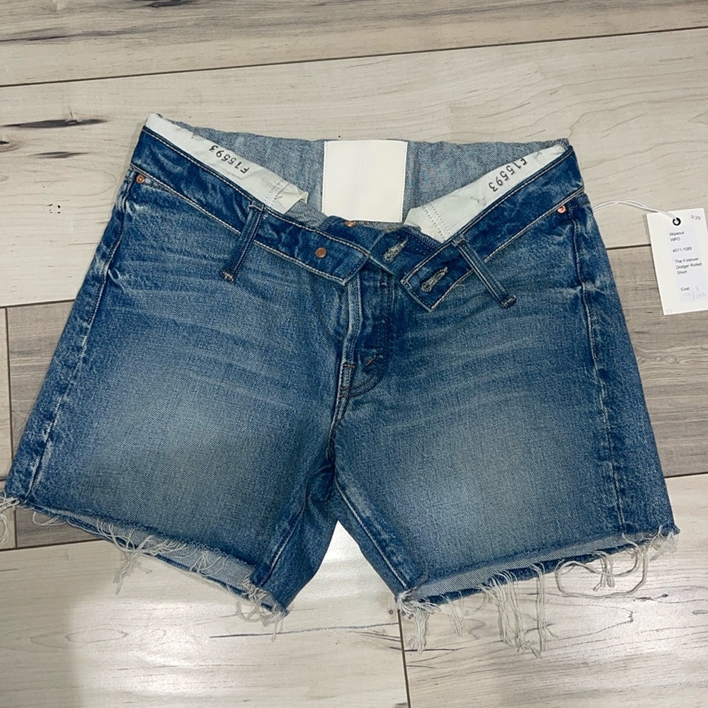NWT authentic MOTHER Superior The Foldover Dodger Rolled Shorts 26/27